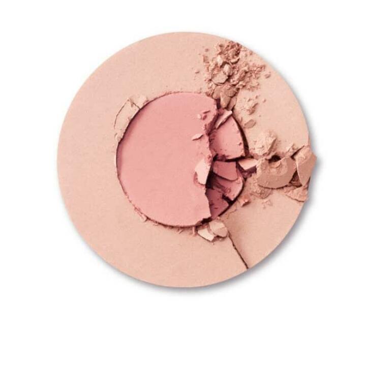 Charlotte Tilbury Cheek to Chic First Love